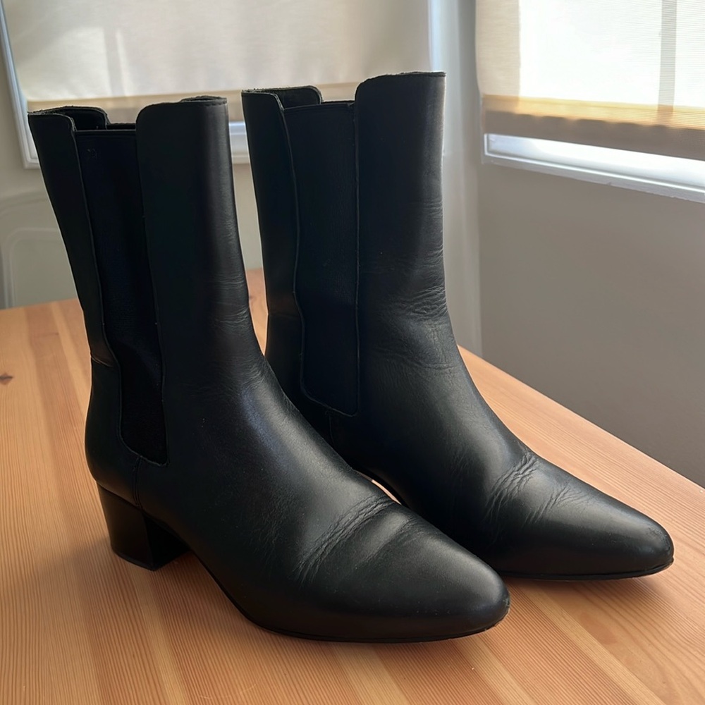JCrew Black leather Chelsea Boots Size 6.5